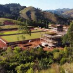 Obra do Complexo Esportivo de Extrema em fase de construção