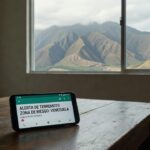 Smartphone Android com alerta de terremoto na Venezuela