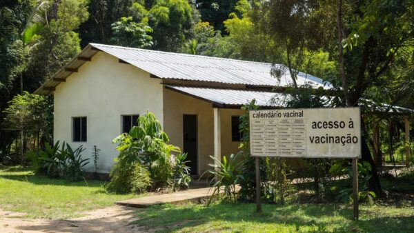 Posto de saúde em Ji-Paraná representando vacinação e calendário vacinal