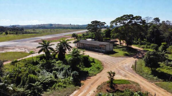 Aeroporto e rotas de acesso a Ji-Paraná em Rondônia