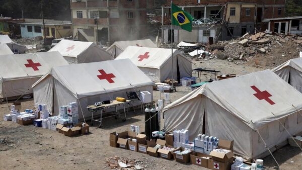 Hospital de campanha da Marinha do Brasil na Venezuela após terremotos