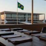 Documentos oficiais no Palácio do Planalto representando pedido de desculpas do governo brasileiro pelo desaparecimento