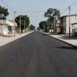 Rua Goiás recém-pavimentada no centro de Jaru, Rondônia