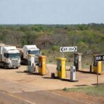 Posto de gasolina na BR-364 com caminhões estacionados