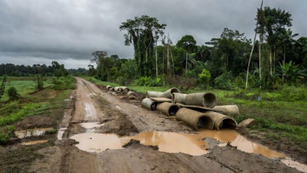 Estrada na Linha Transpurus em Porto Velho com drenagem e manilhas