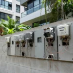 Medidores de energia fraudados em condomínio de luxo e clínica em Porto Velho