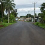 Rua recém-pavimentada no bairro Nova Esperança em Porto Velho, Rondônia