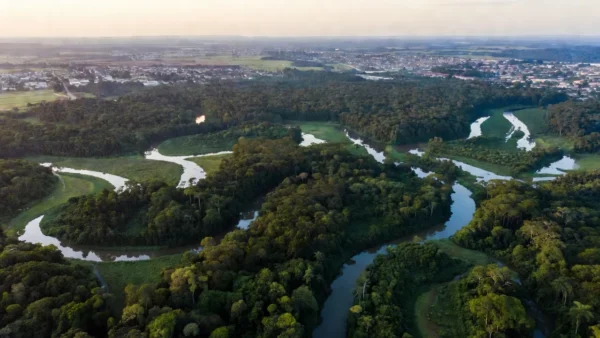Vista aérea da paisagem de Rondônia representando plano de desenvolvimento 2027-2030