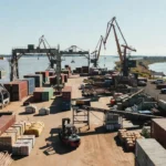 Porto de Porto Velho com viaturas policiais e estrutura de modernização