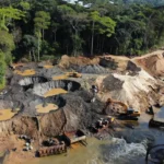 Área de extração ilegal de diamantes em terras indígenas de Vilhena, Rondônia